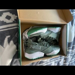 Green puma Sneakers